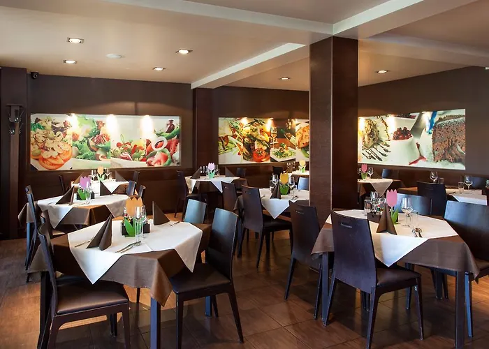 فندق Pomaranca 3*