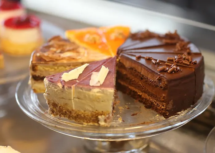 فندق Pomaranca 3*